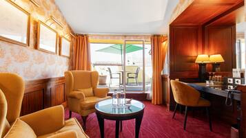 Suite, 1 trÚs grand lit, non-fumeurs | Literie de qualité supérieure, matelas Select Comfort, minibar