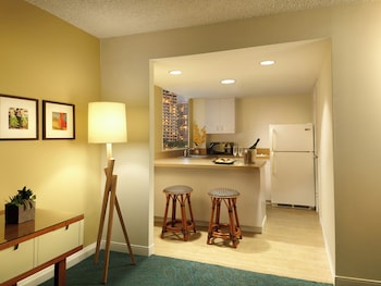 Mini-fridge, microwave, coffee/tea maker, coffee grinder at Oasis Hotel Waikiki