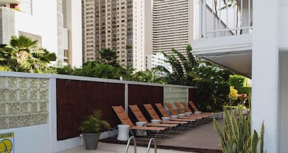 Oasis Hotel Waikiki