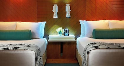 Oasis Hotel Waikiki