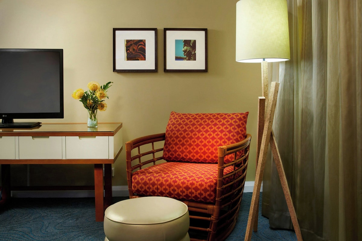 In-room safe, desk, laptop workspace, blackout drapes