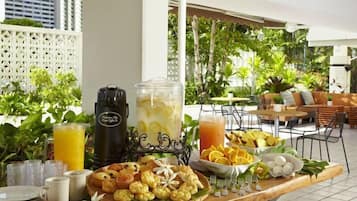 Tempat makan outdoor