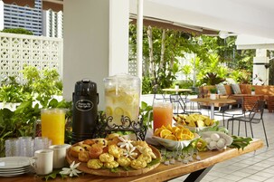 Free daily continental breakfast 