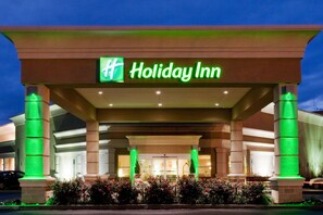 Exterior - Holiday Inn Martinsburg by IHG (Martinsburg)