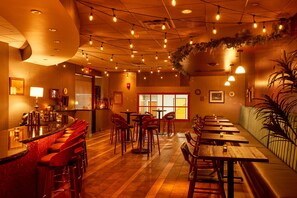 Bar (on property) - Holiday Inn Martinsburg by IHG (Martinsburg)