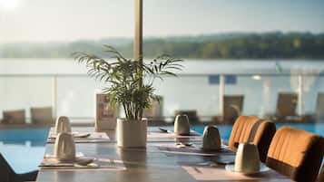 Daily buffet breakfast (EUR 19.50 per person)