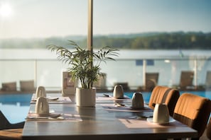 Daily buffet breakfast (EUR 19.50 per person)