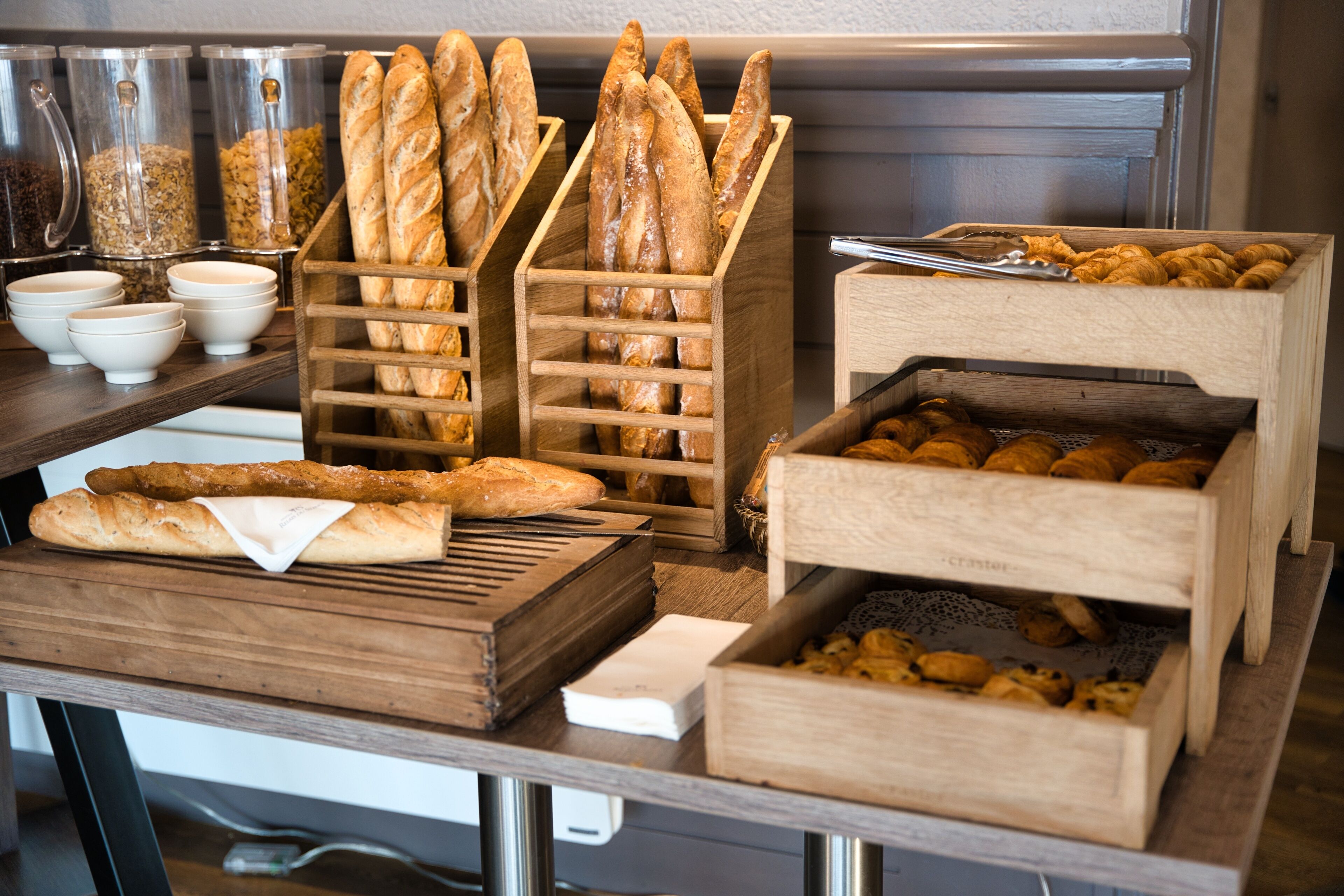 breakfast, lunch, dinner served; french cuisine