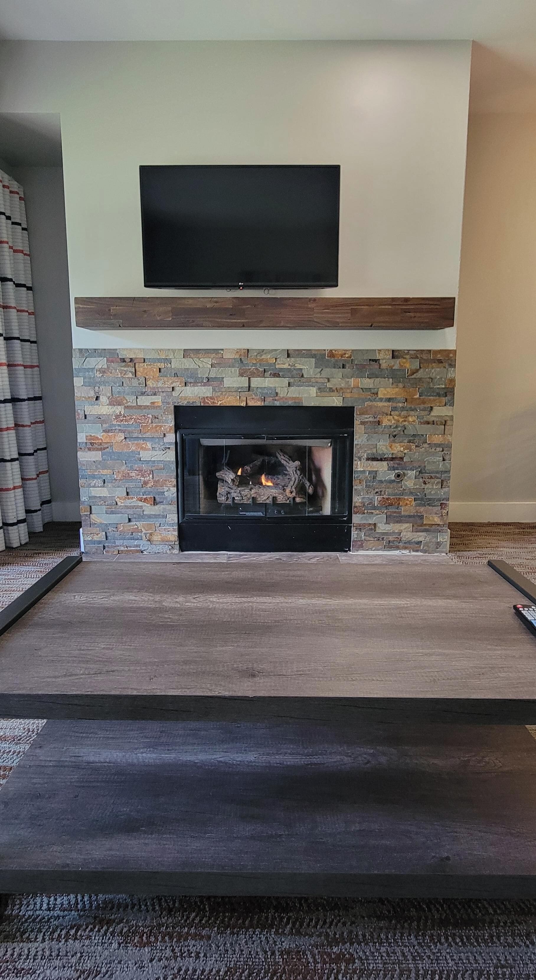 Pillowtop-Betten, Verdunkelungsvorhänge, Bügeleisen/Bügelbrett