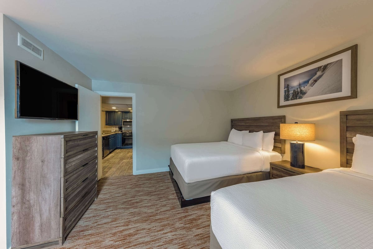 Pillowtop beds, blackout drapes, iron/ironing board, free WiFi