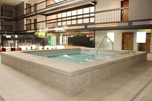 Baignoire à remous intérieure