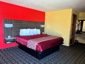 مكتب ومكواة/لوح كي وواي فاي مجانًا