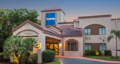 Travelodge by Wyndham Fort Myers Airport