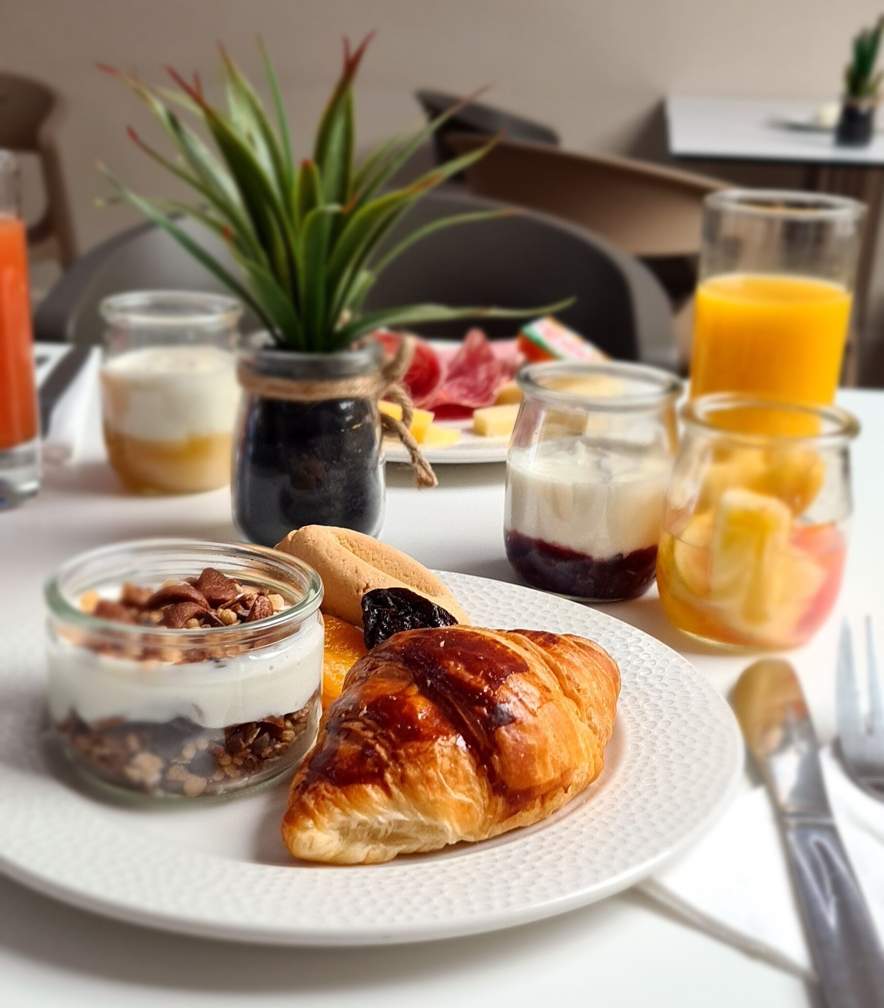 daily buffet breakfast (eur 15 per person)