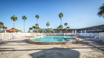 Piscine extérieure