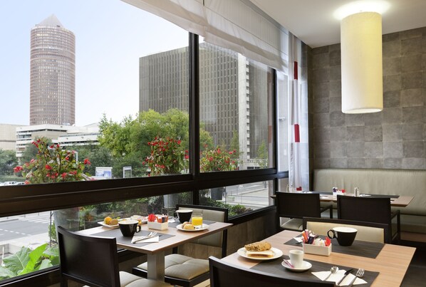 Breakfast, lunch, dinner served; French cuisine