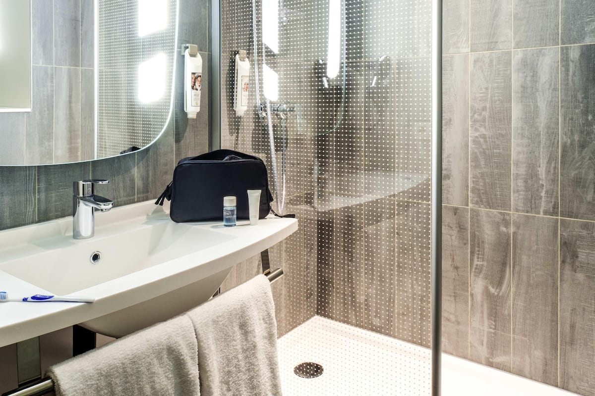 淋浴設備、環保梳洗用品、風筒、提供毛巾