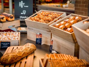 Daily buffet breakfast (EUR 13.50 per person) - ibis Marne La Vallée Noisy (Noisy-le-Grand)