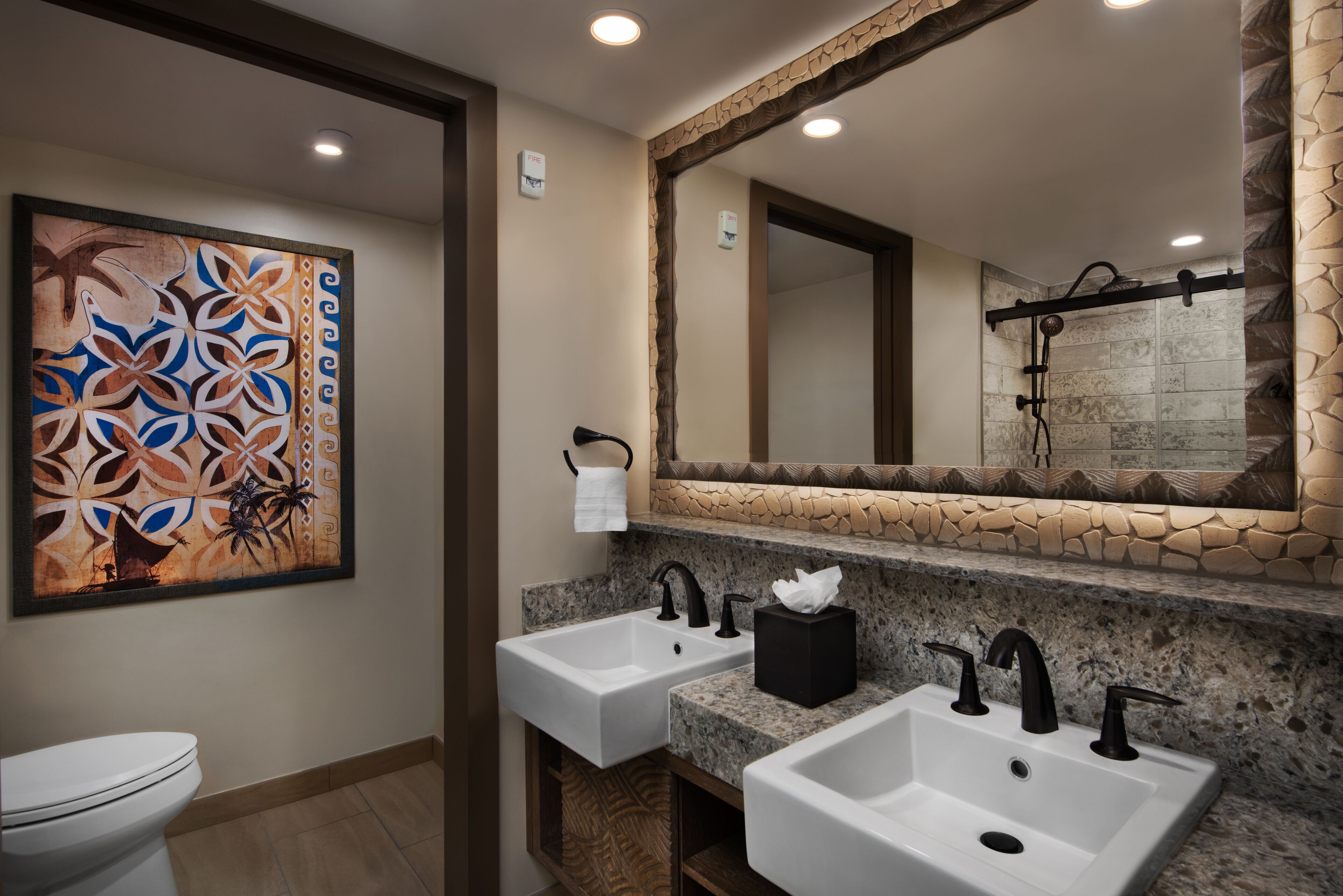 premium bedding, pillow-top beds, in-room safe, desk