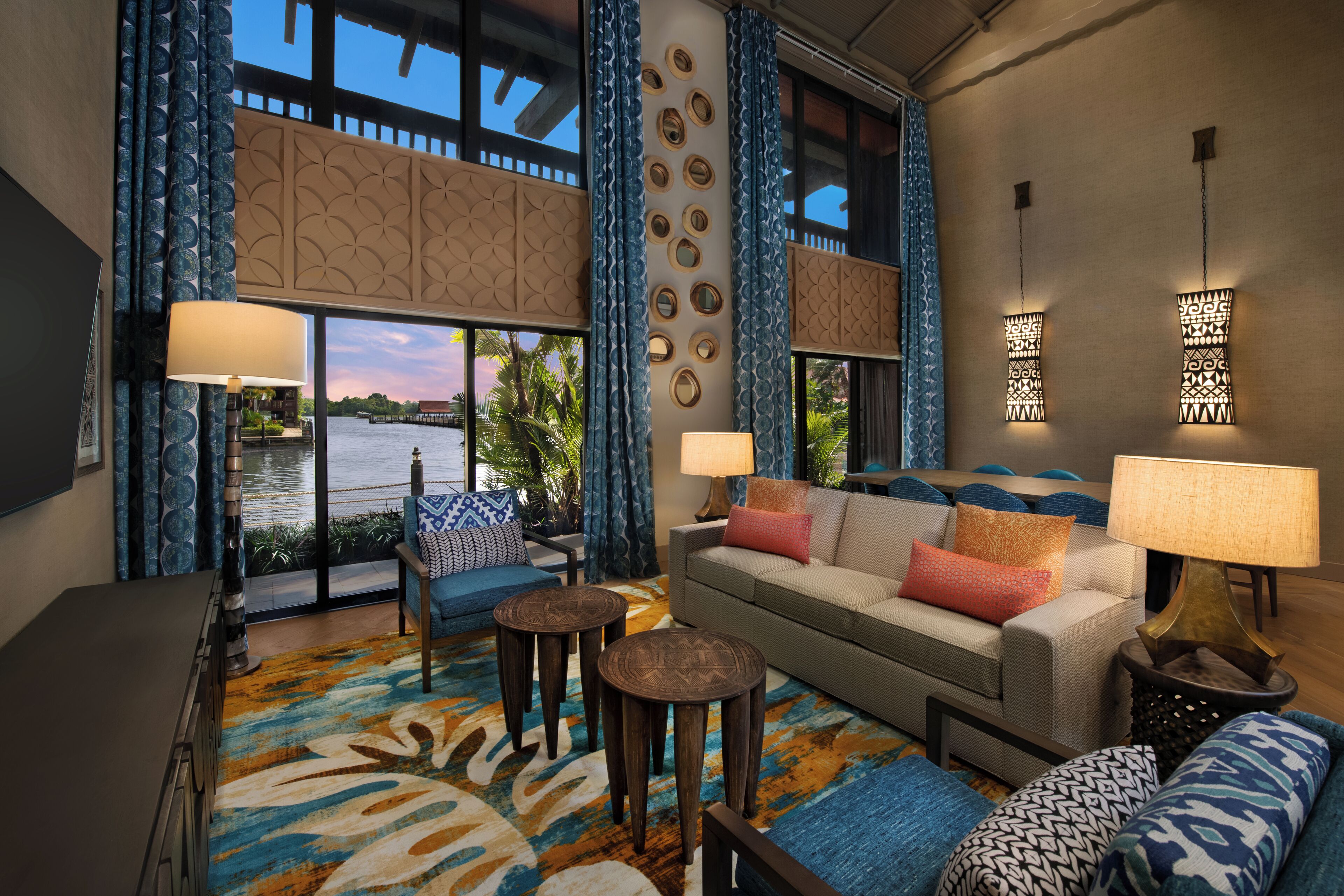 King Kamehameha Suite - Club Level | Allergivenligt sengetøj, pengeskab på værelset, skrivebord