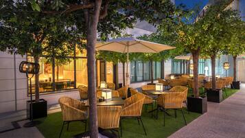 Alimentação e bebidas