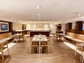 Restaurant - Quality Inn & Suites By the Parks (Kissimmee)