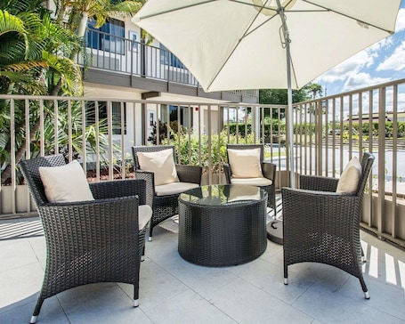 ์ผ์ธ ์์์ฅ