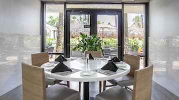 5 restoran, kahvaltı, öğle yemeği sunulur, İtalyan mutfağı