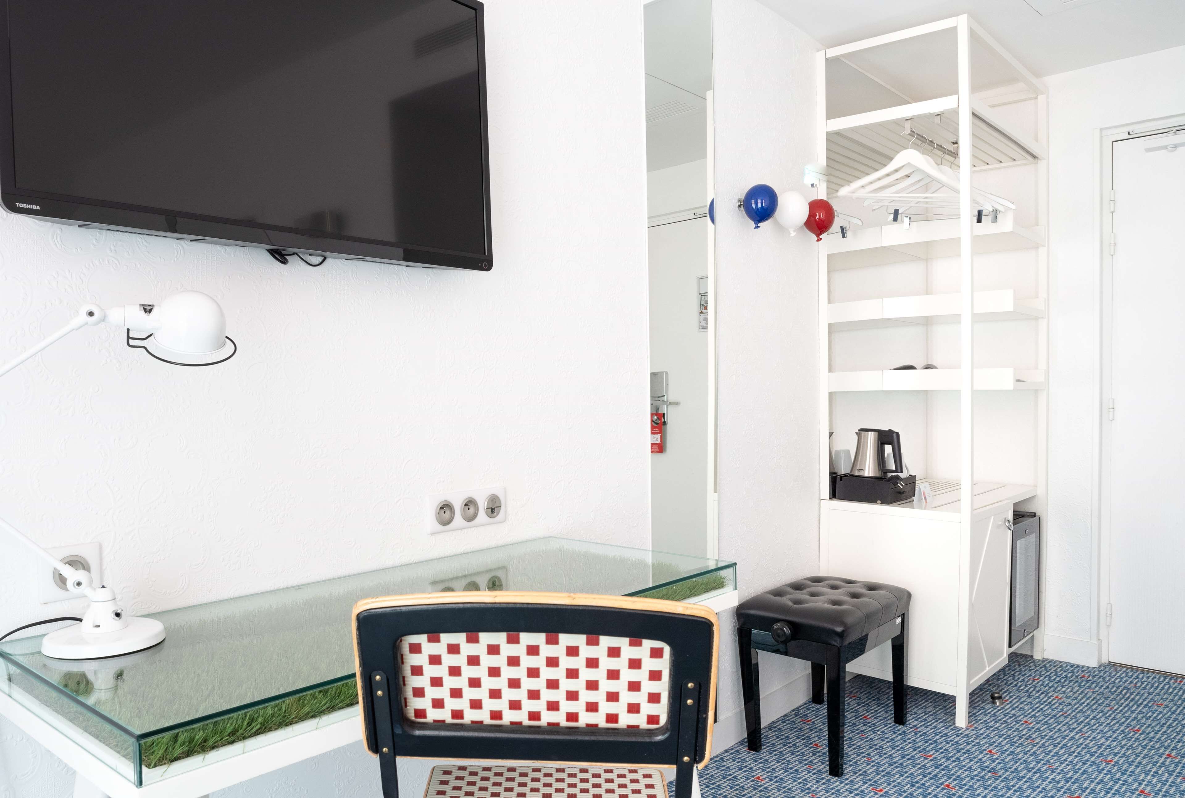 superior room with twin beds - free soft minibar, courtesy tray - digital press | 1 bedroom, premium bedding, free minibar, in-room safe