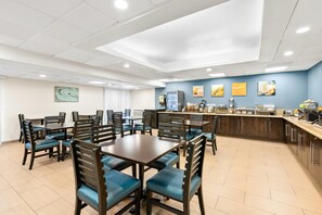 Free daily buffet breakfast  - Comfort Inn Chula Vista San Diego South (Chula Vista)