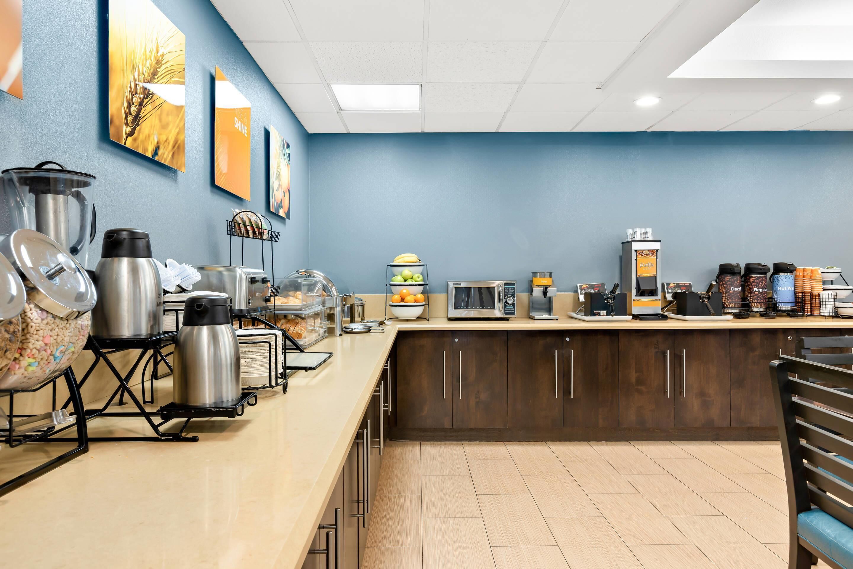 Café da manhã com buffet grátis todos os dias