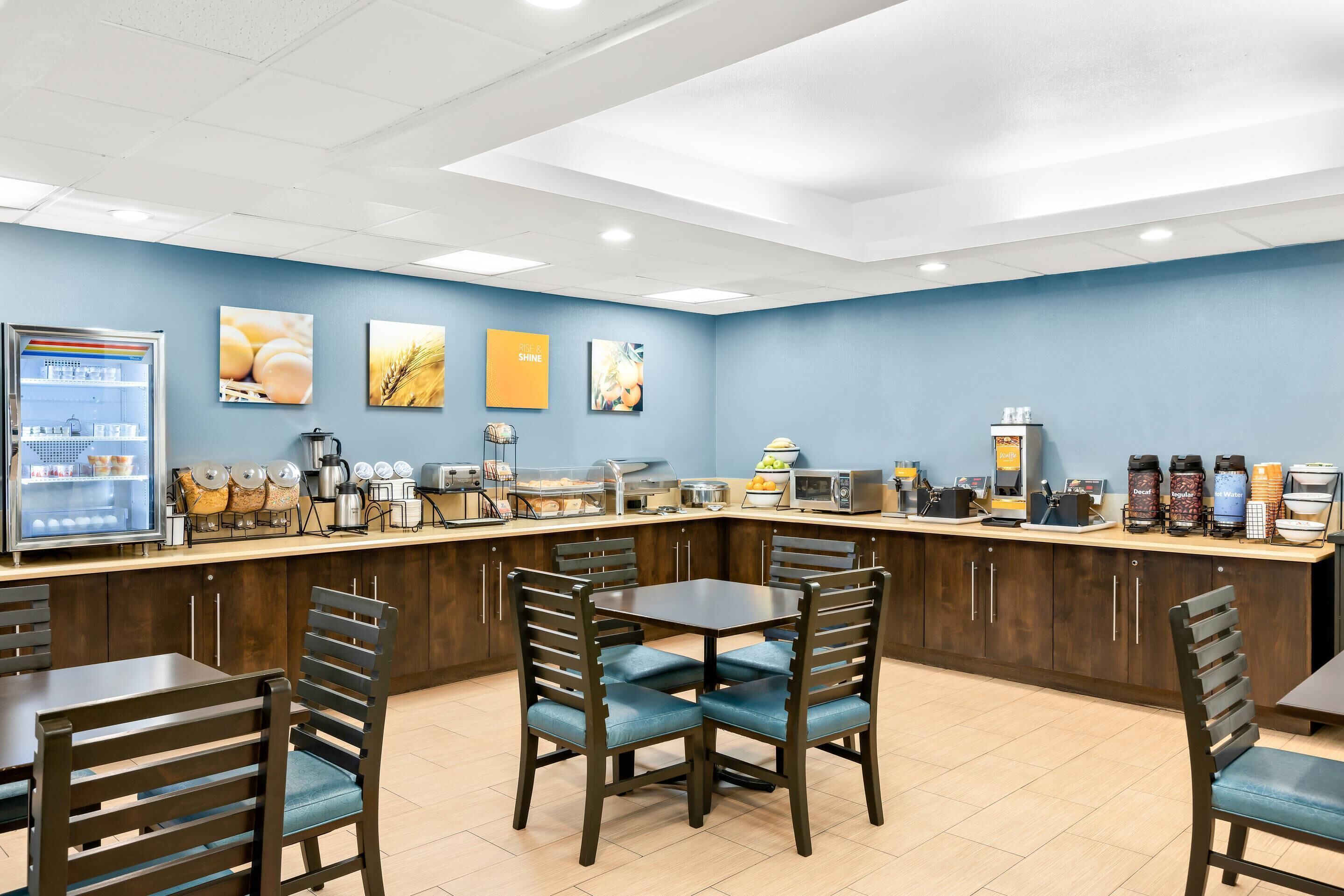 Free daily buffet breakfast 