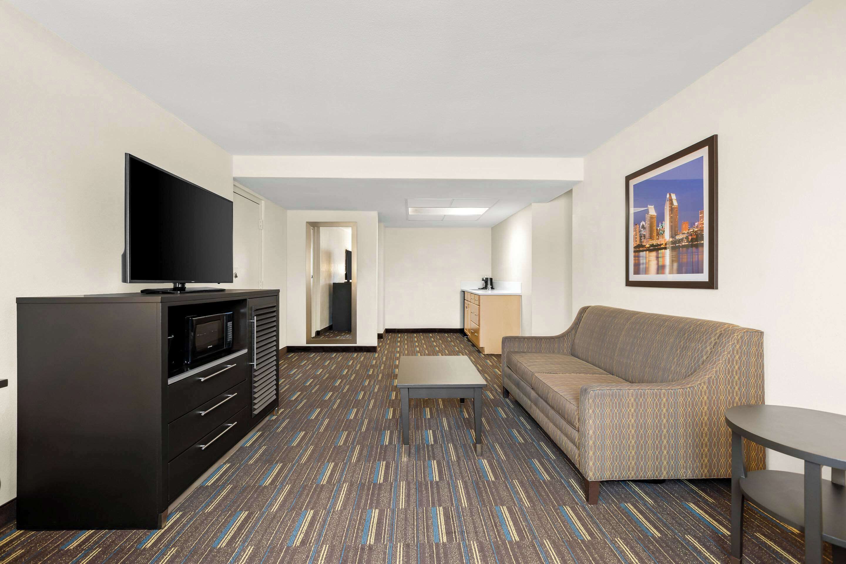 スイート ベッド (複数台) 禁煙 (Upgrade) | デスク、ノートパソコン用作業スペース、遮光カーテン、アイロン / アイロン台