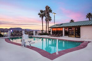 Seasonal outdoor pool, pool umbrellas, sun loungers