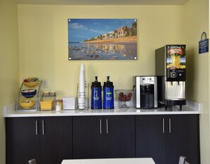 Tägliches inbegriffenes kontinentales Frühstück