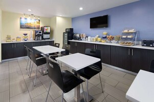 Café da manhã continental grátis todos os dias
