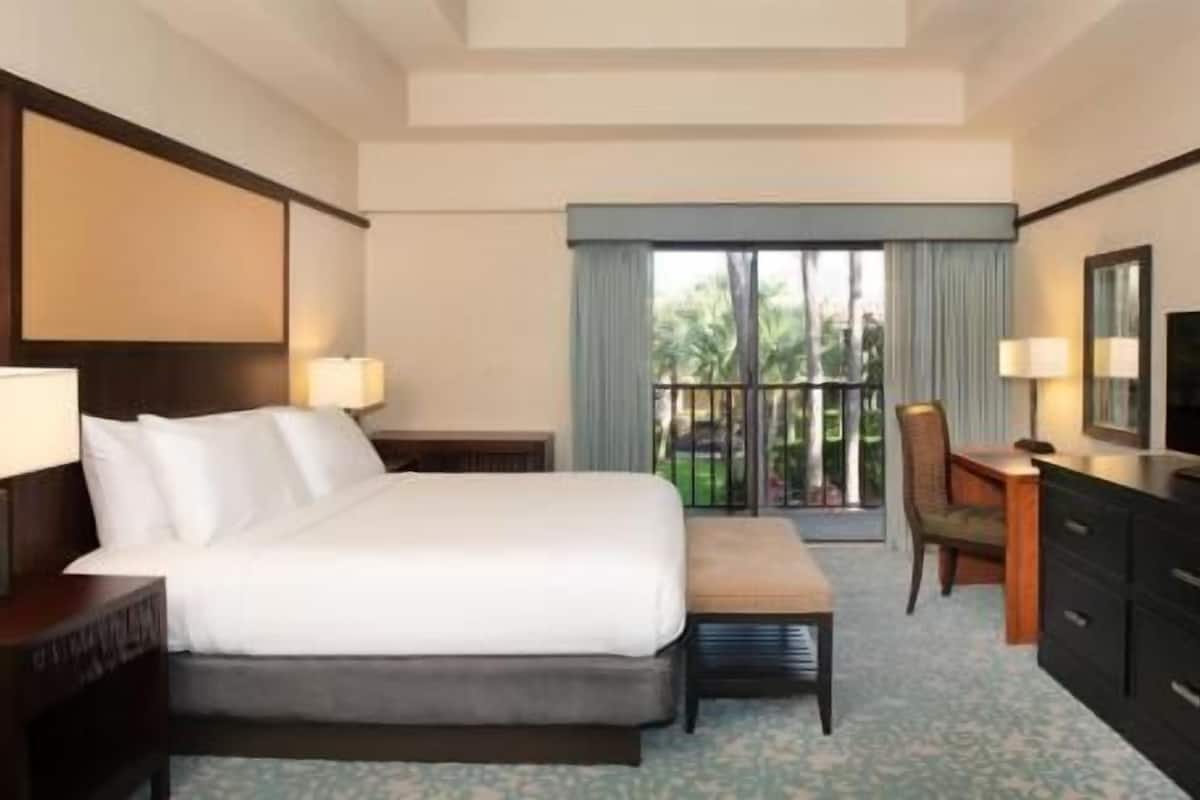 Premium bedding, pillowtop beds, in-room safe, desk