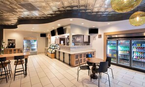 2 restaurantes, café da manhã, culinária americana