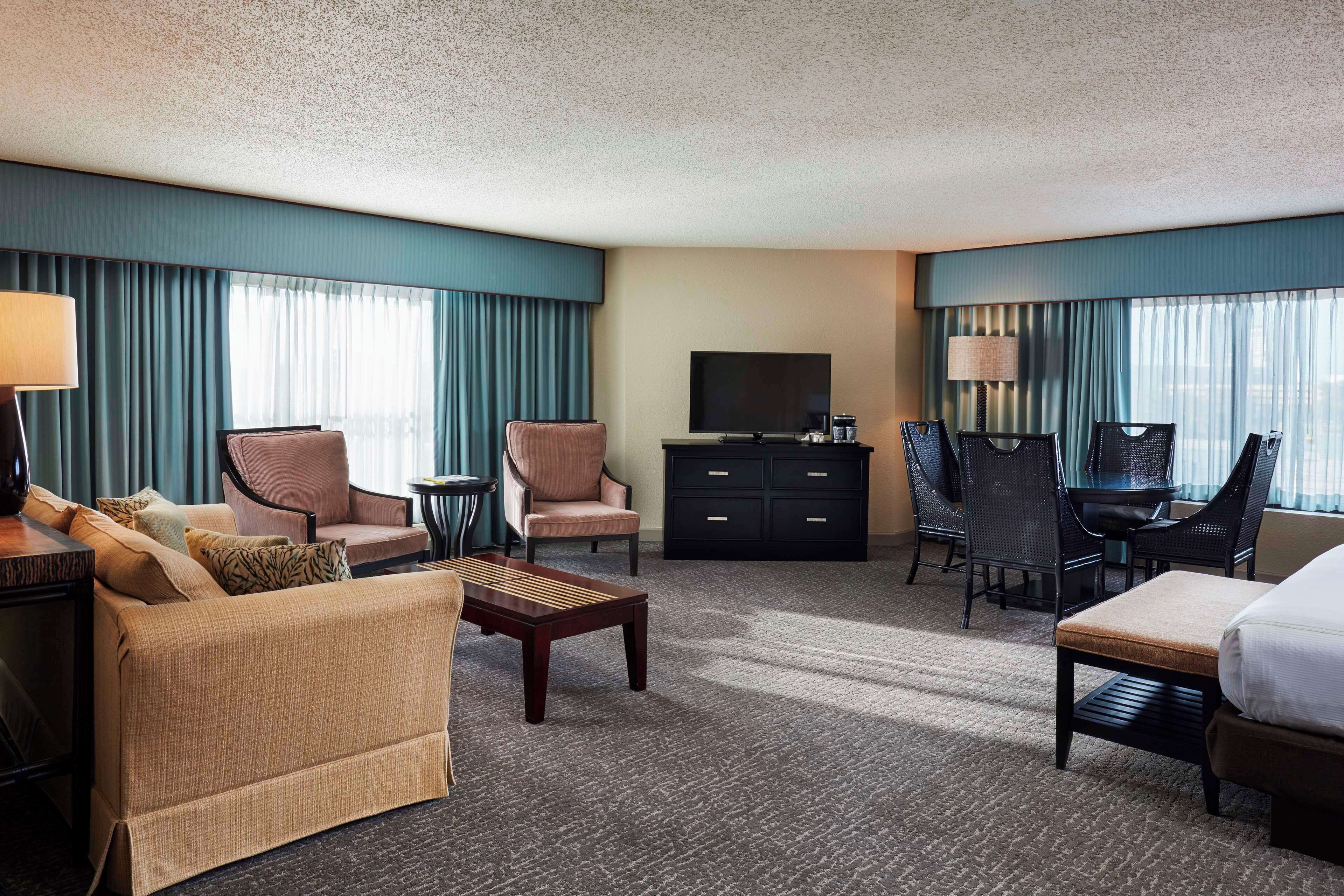 DoubleTree by Hilton Hotel Orlando at SeaWorld in Orlando: Find Hotel ...