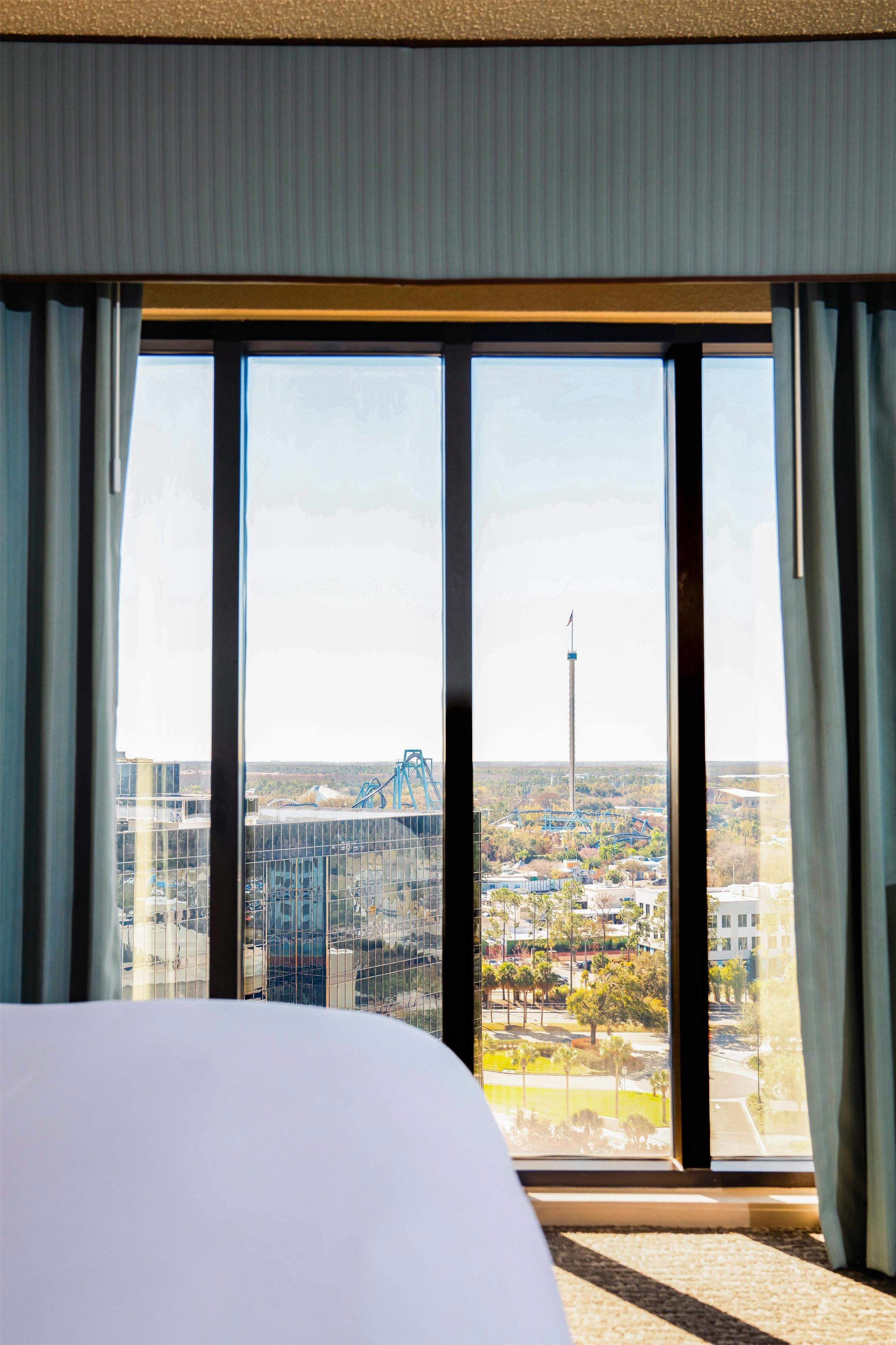 Junior Suite, 1 King Bed, Non Smoking | Premium bedding, pillow-top beds, in-room safe, desk
