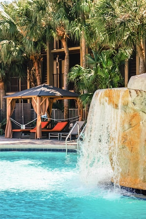 2 outdoor pools, open 6:00 AM to 10:00 PM, cabanas (surcharge) - DoubleTree by Hilton Orlando Theme Park Resort (Orlando)
