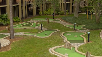 Mini-golf