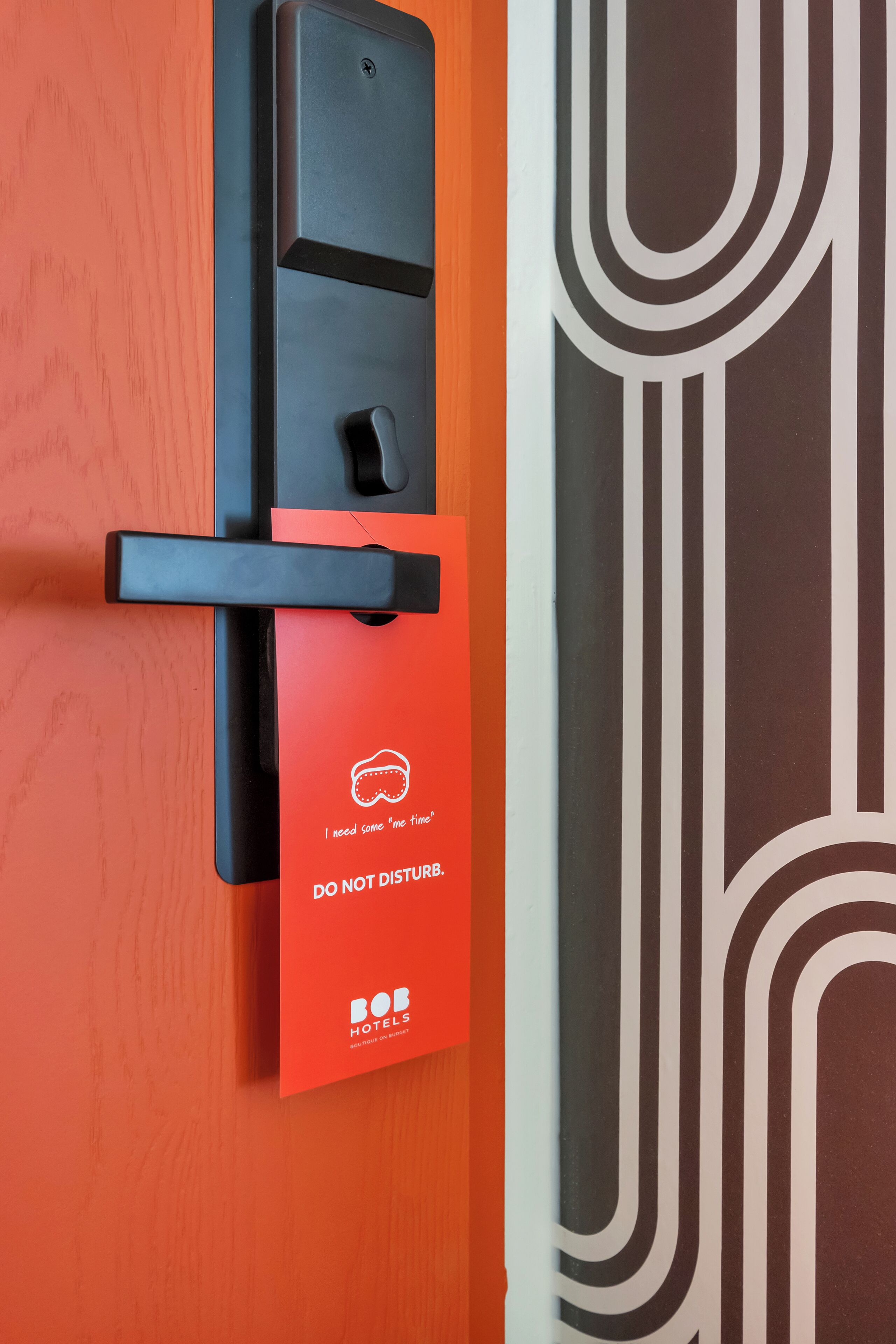 in-room safe, desk, laptop workspace, blackout curtains