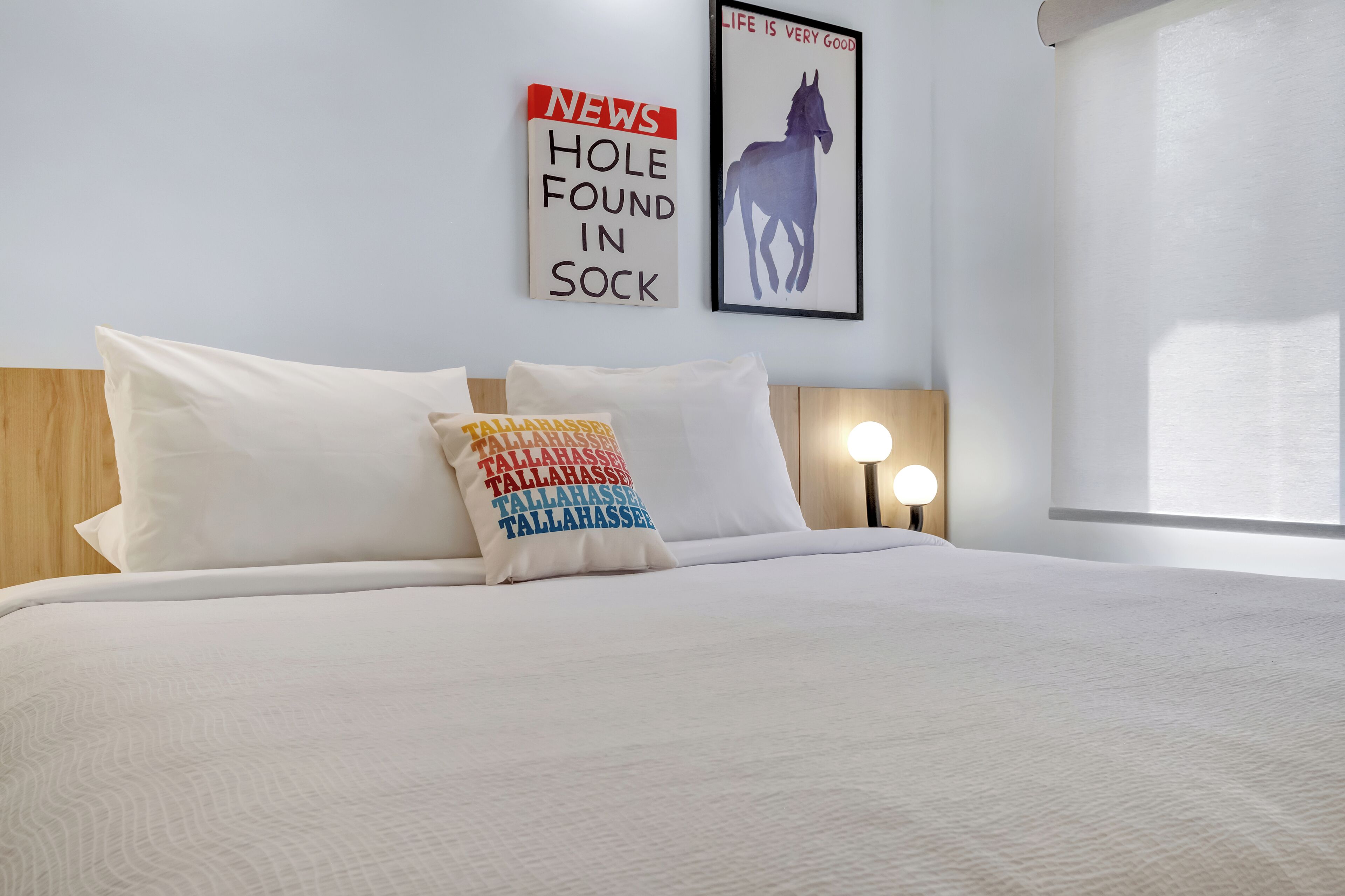 standard room, 1 king bed | in-room safe, desk, laptop workspace, blackout curtains