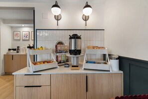 Free daily continental breakfast - BOB Hotels Tallahassee - Boutique on Budget (Tallahassee)