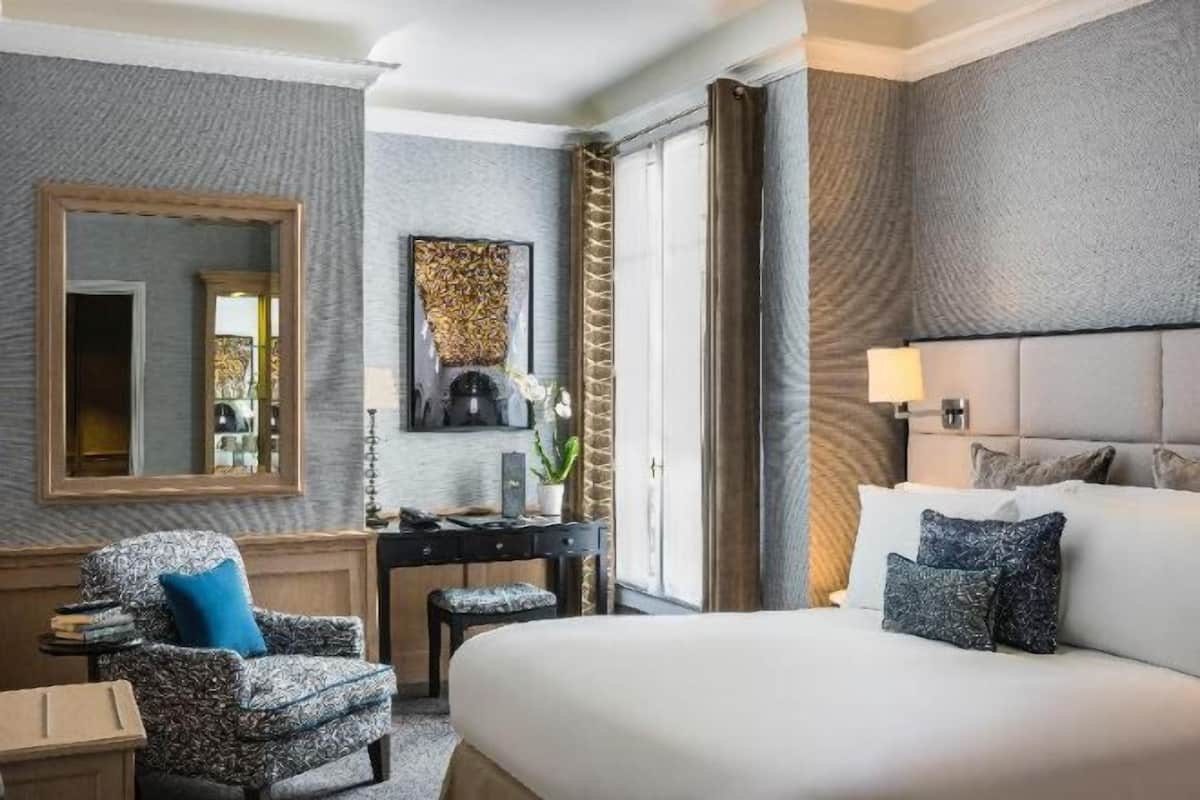 Hochwertige Bettwaren, Daunenbettdecken, Pillowtop-Betten, Minibar