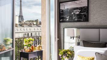 Luxury Junior Suite, 1 King Bed, Balcony (Eiffel Tower View) | Premium bedding, down comforters, pillowtop beds, minibar