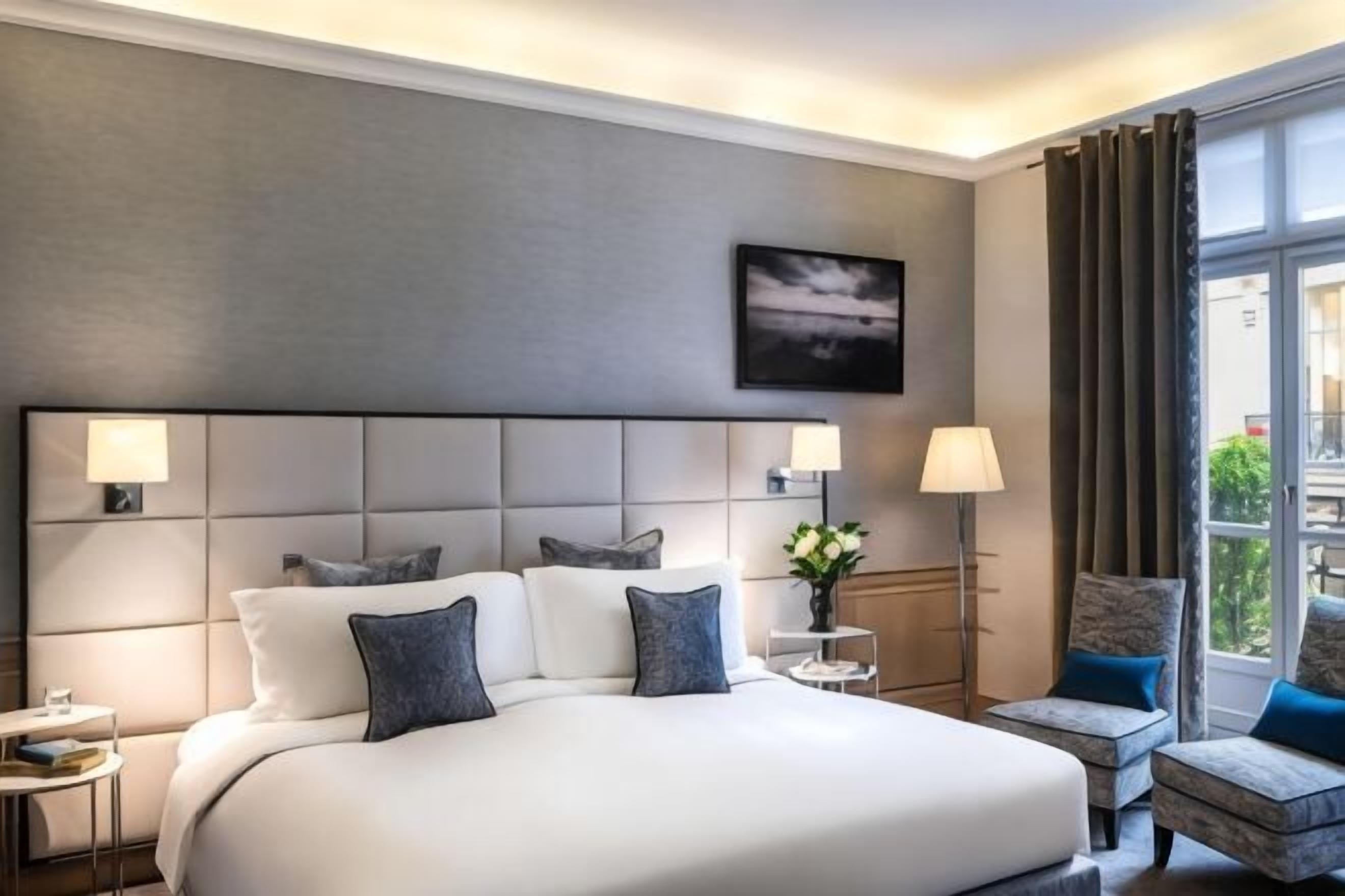 Premium bedding, down duvets, pillow-top beds, minibar