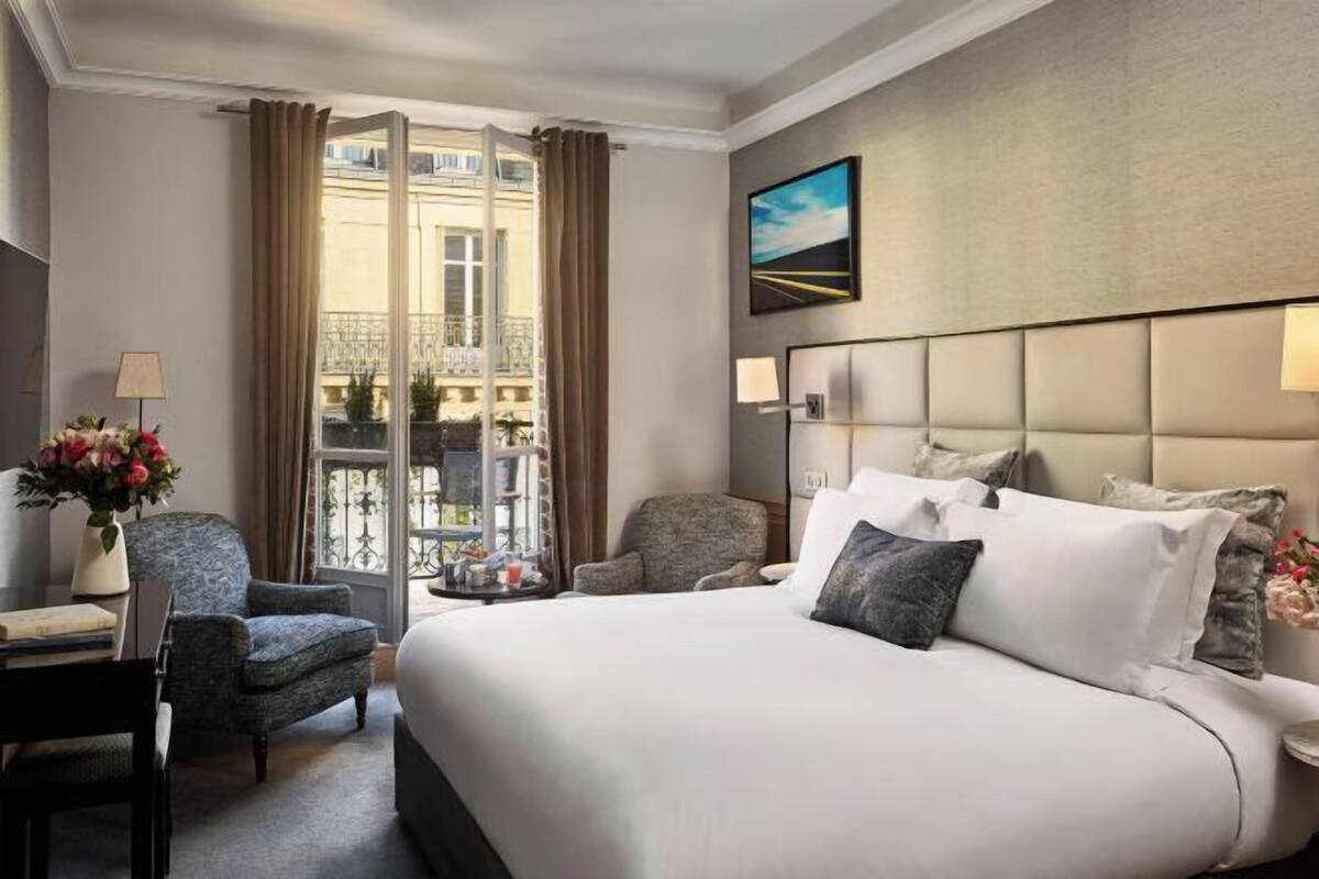 Premium bedding, down duvets, pillow-top beds, minibar