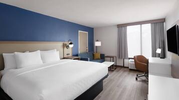 Habitación, 1 cama King size, para no fumadores | Tabla de planchar con plancha, camas extra, wifi gratis y ropa de cama